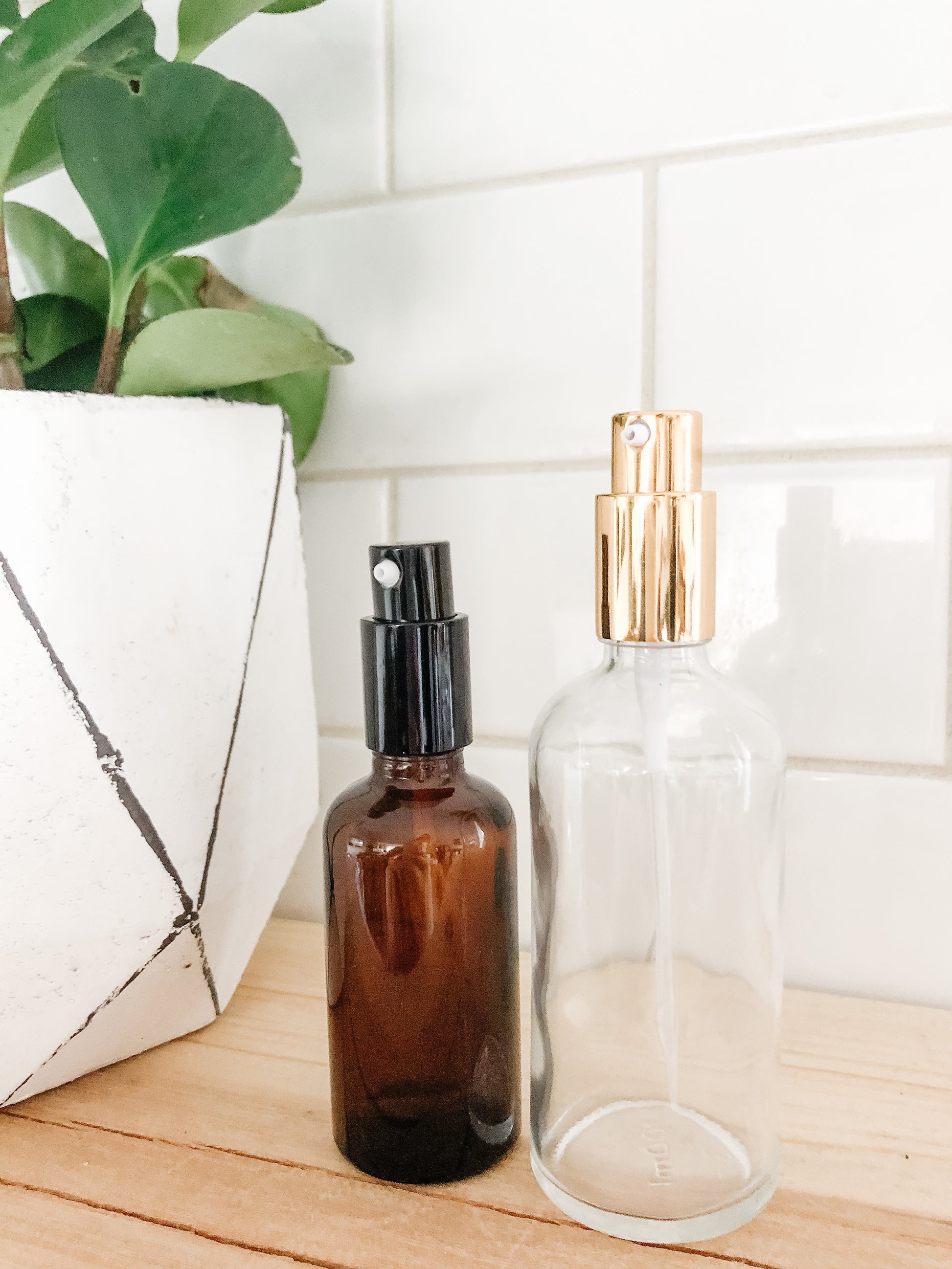 Gold Pump Clear Glass Bottle (100ml) - andoveco